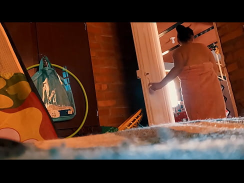 ❤️ Moj stric mi sledi v tuš kabino in me jebe, medtem ko se tuširam. ❤️❌ Anal video na sl.porn33.top